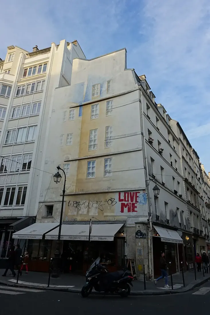 Rue de Bretagne · Paris