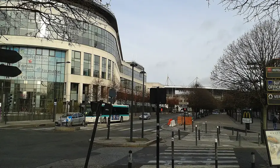 Avenue du Stade de France · Saint-Denis